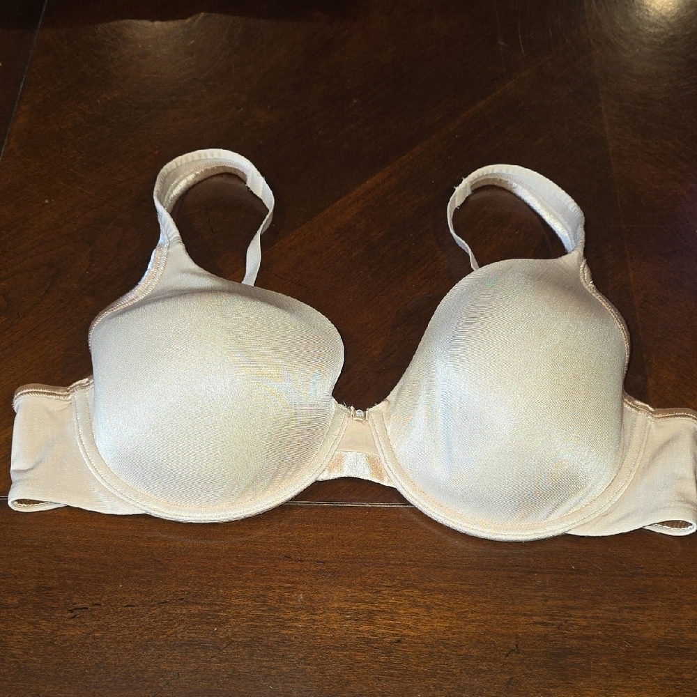 (J15) Cream Full-Coverage T-Shirt Bra with Molded Cups